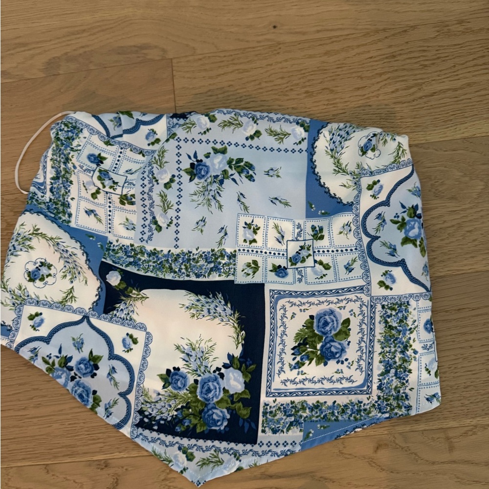Abercrombie & Fitch Blue and White Patterned Set - Picture 3 of 4